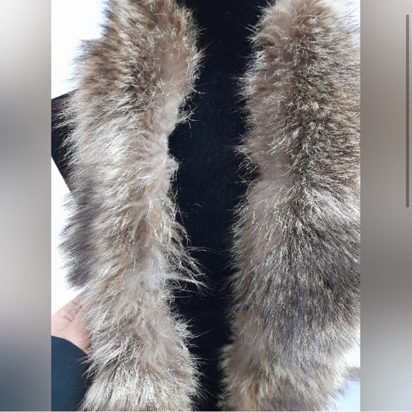 Real Fur - Picture 2 of 13